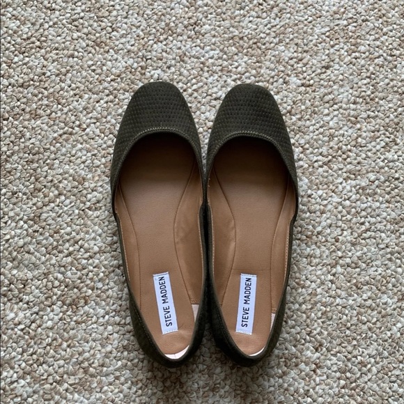 Steve Madden flats - Picture 2 of 6